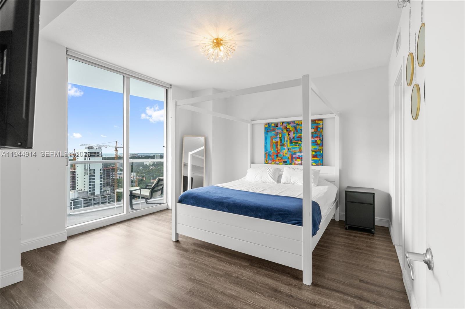 185 SW 7th St #2702 Miami, FL 33130