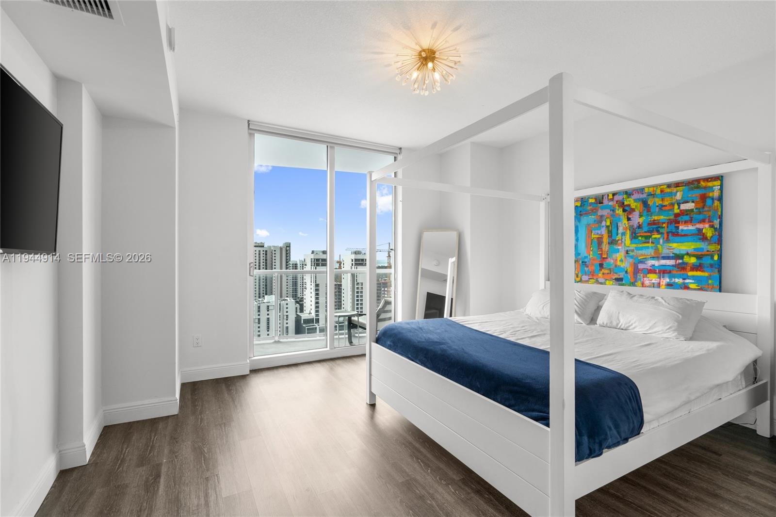 185 SW 7th St #2702 Miami, FL 33130