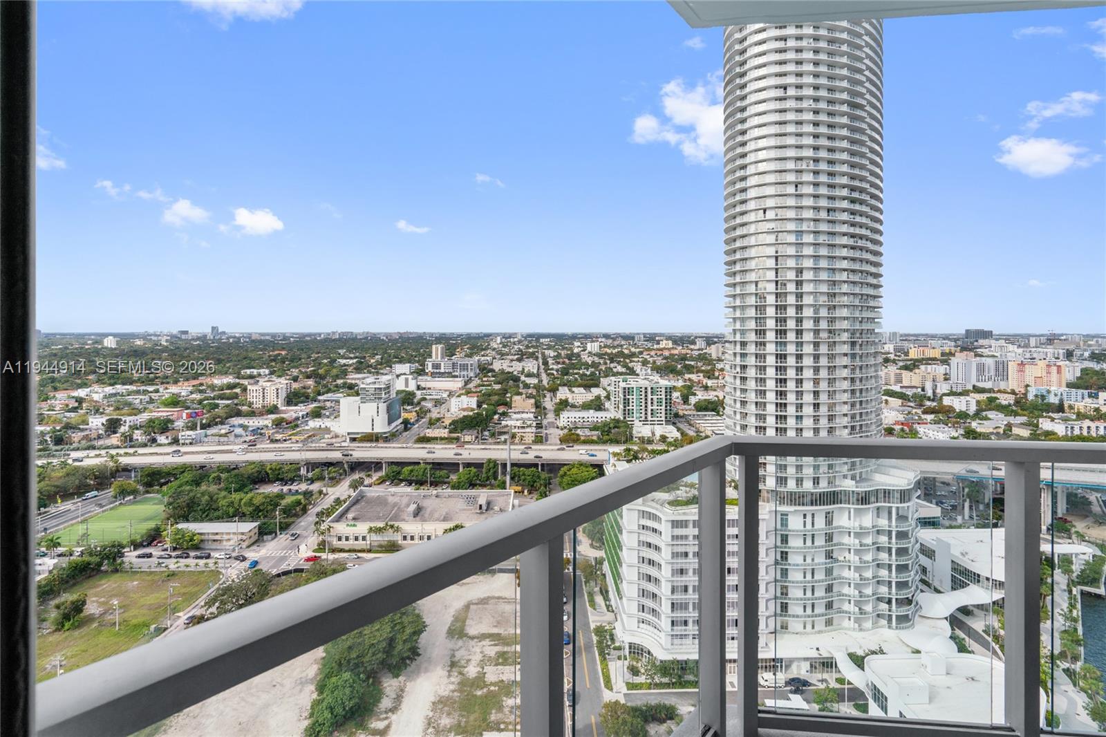 185 SW 7th St #2702 Miami, FL 33130