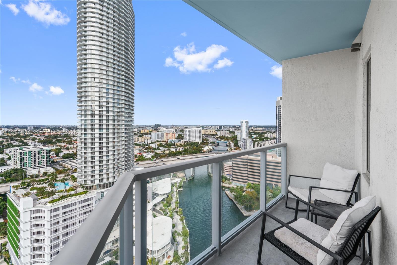 185 SW 7th St #2702 Miami, FL 33130