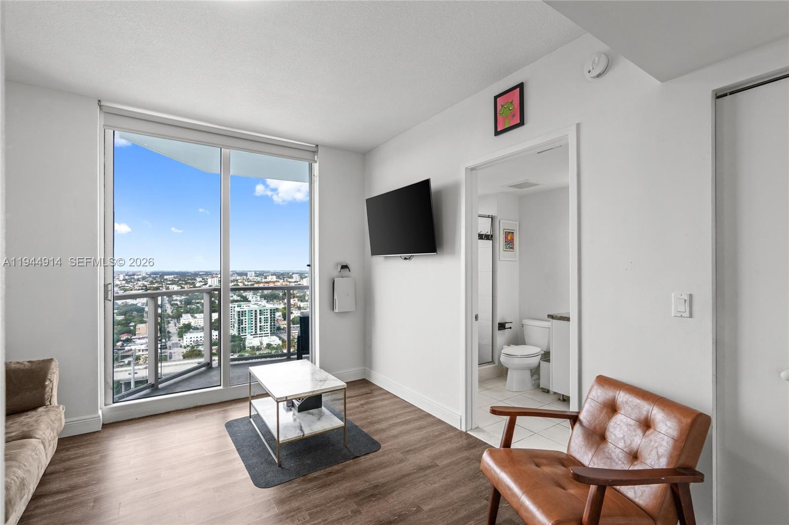 185 SW 7th St #2702 Miami, FL 33130