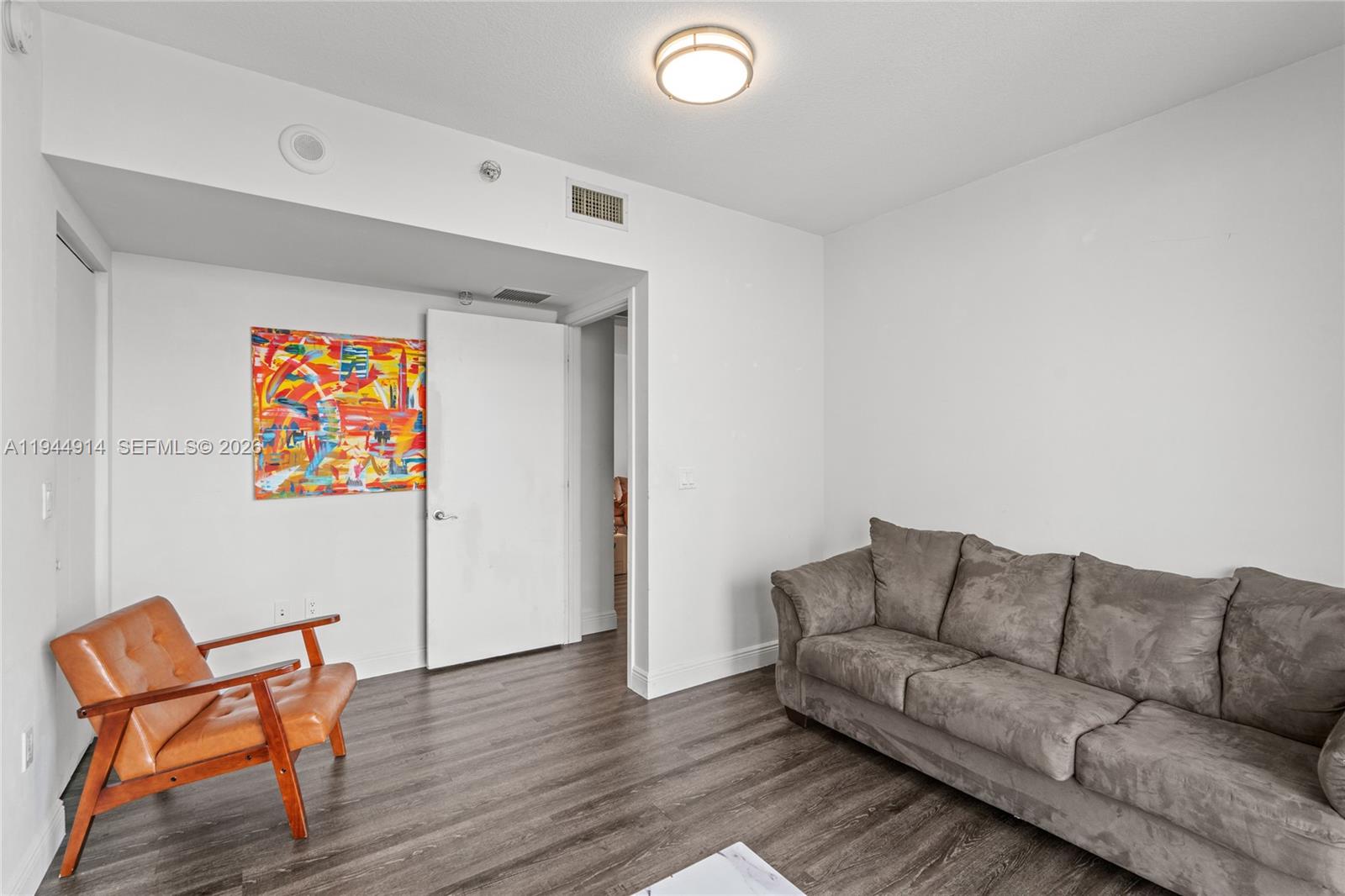 185 SW 7th St #2702 Miami, FL 33130