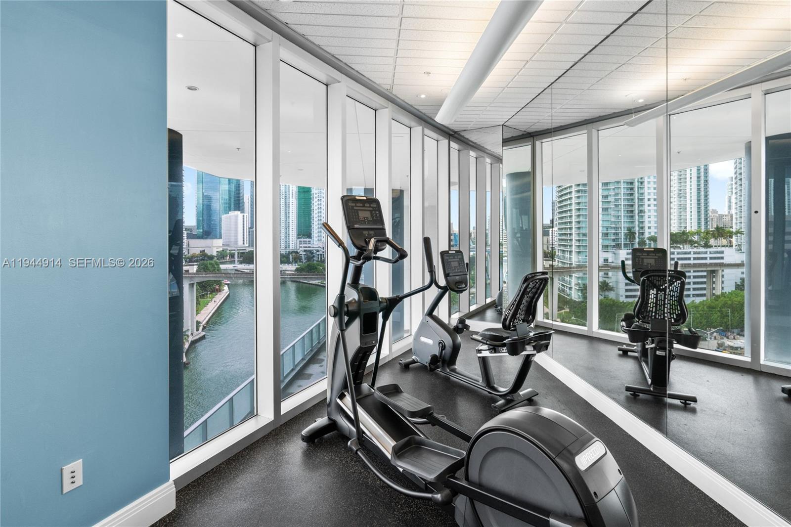 185 SW 7th St #2702 Miami, FL 33130