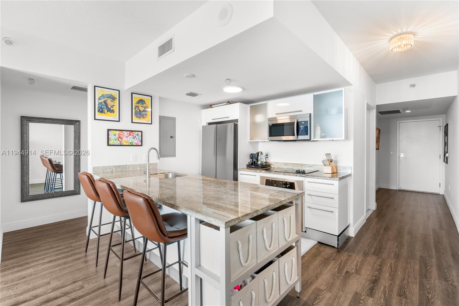 185 SW 7th St #2702 Miami, FL 33130