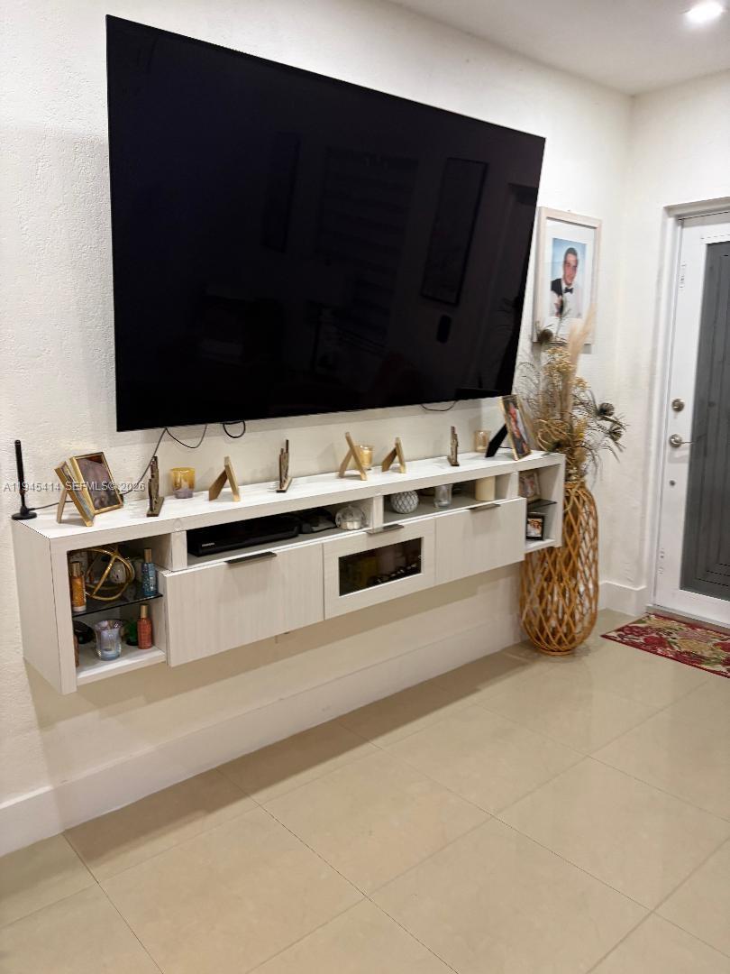 815 E 32nd St Hialeah, FL 33013