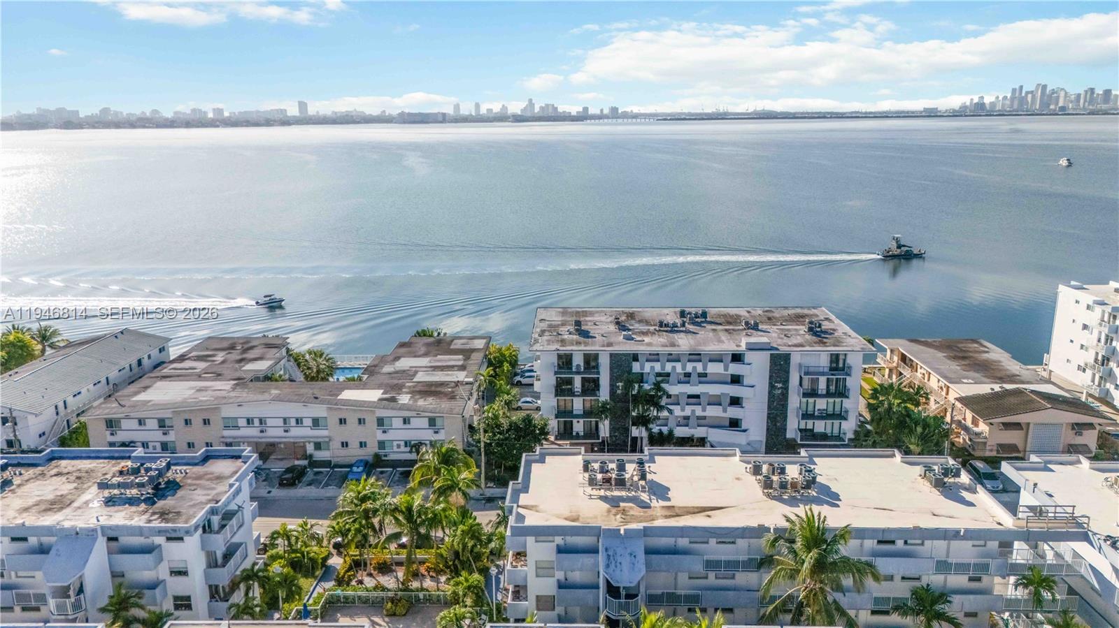 1801 S Treasure Dr #319