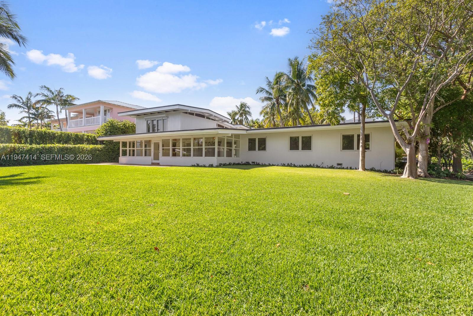 4 Harbor Pt Key Biscayne, FL 33149