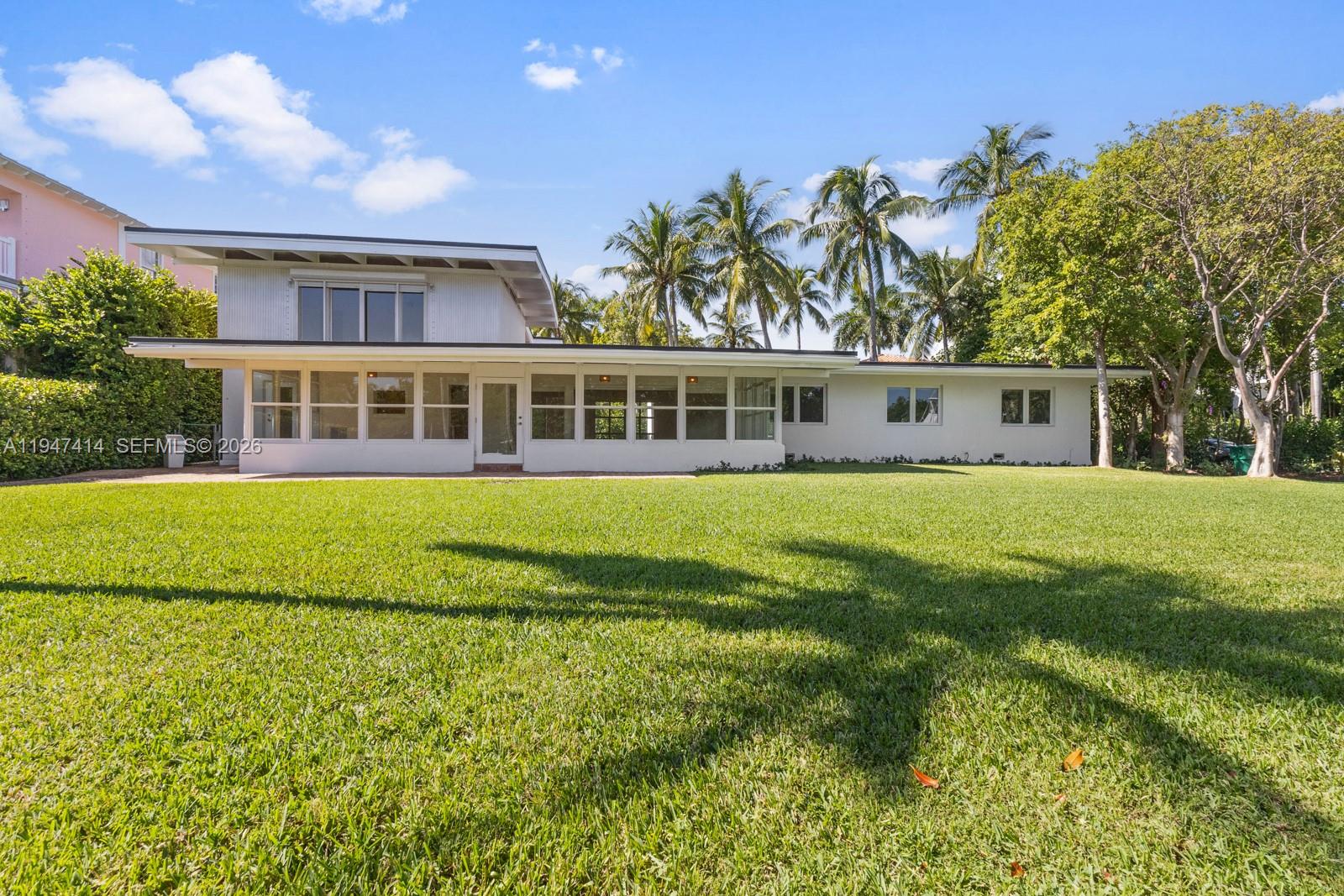 4 Harbor Pt Key Biscayne, FL 33149