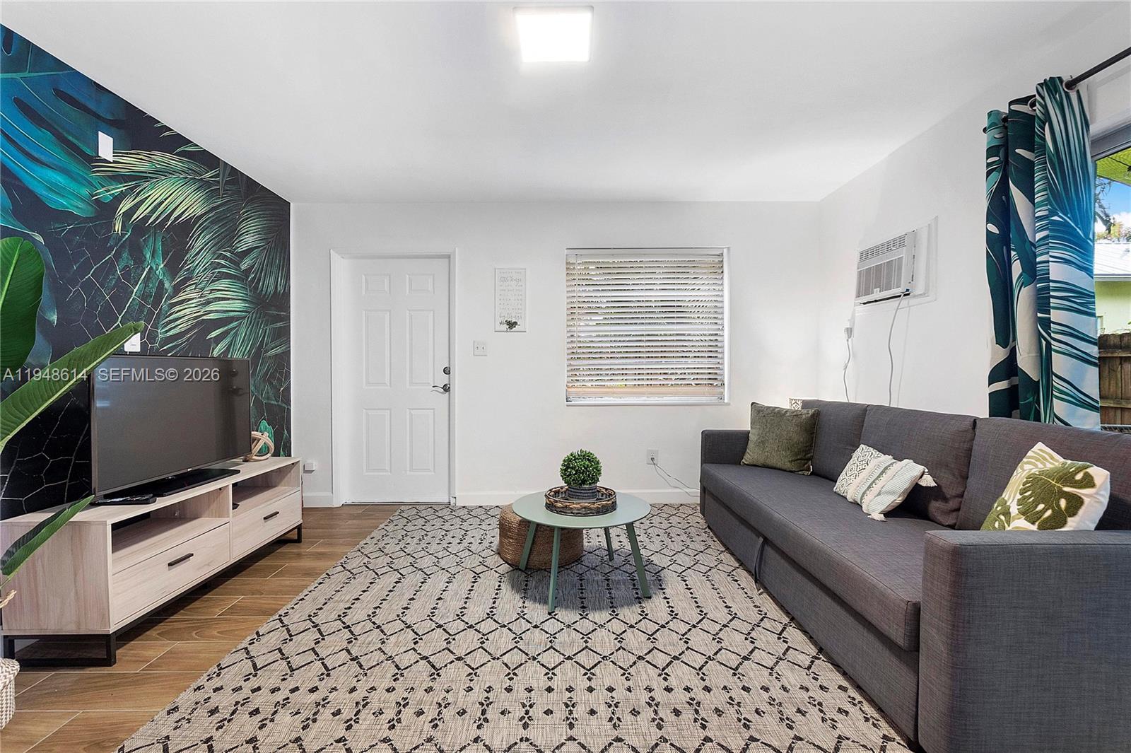 1730 NE 7th St #1-5 Fort Lauderdale, FL 33304