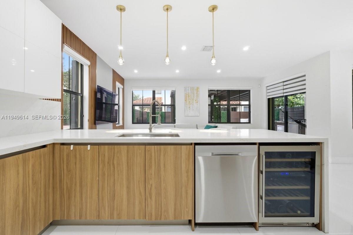 7026 NW 103rd Pl Doral, FL 33178