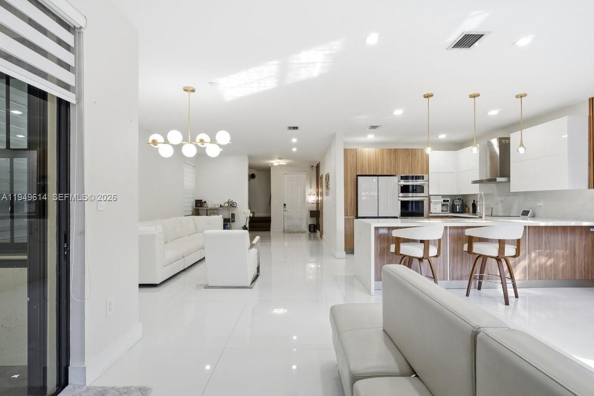 7026 NW 103rd Pl Doral, FL 33178