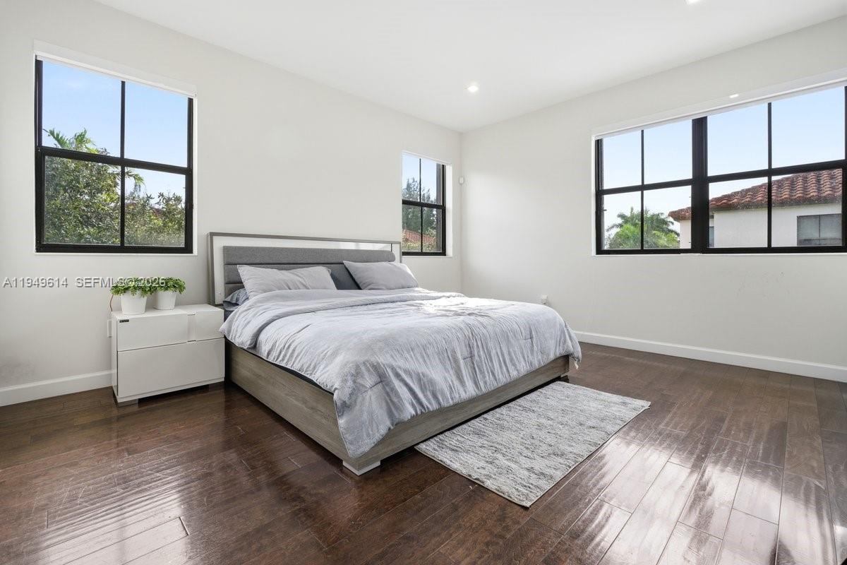 7026 NW 103rd Pl Doral, FL 33178