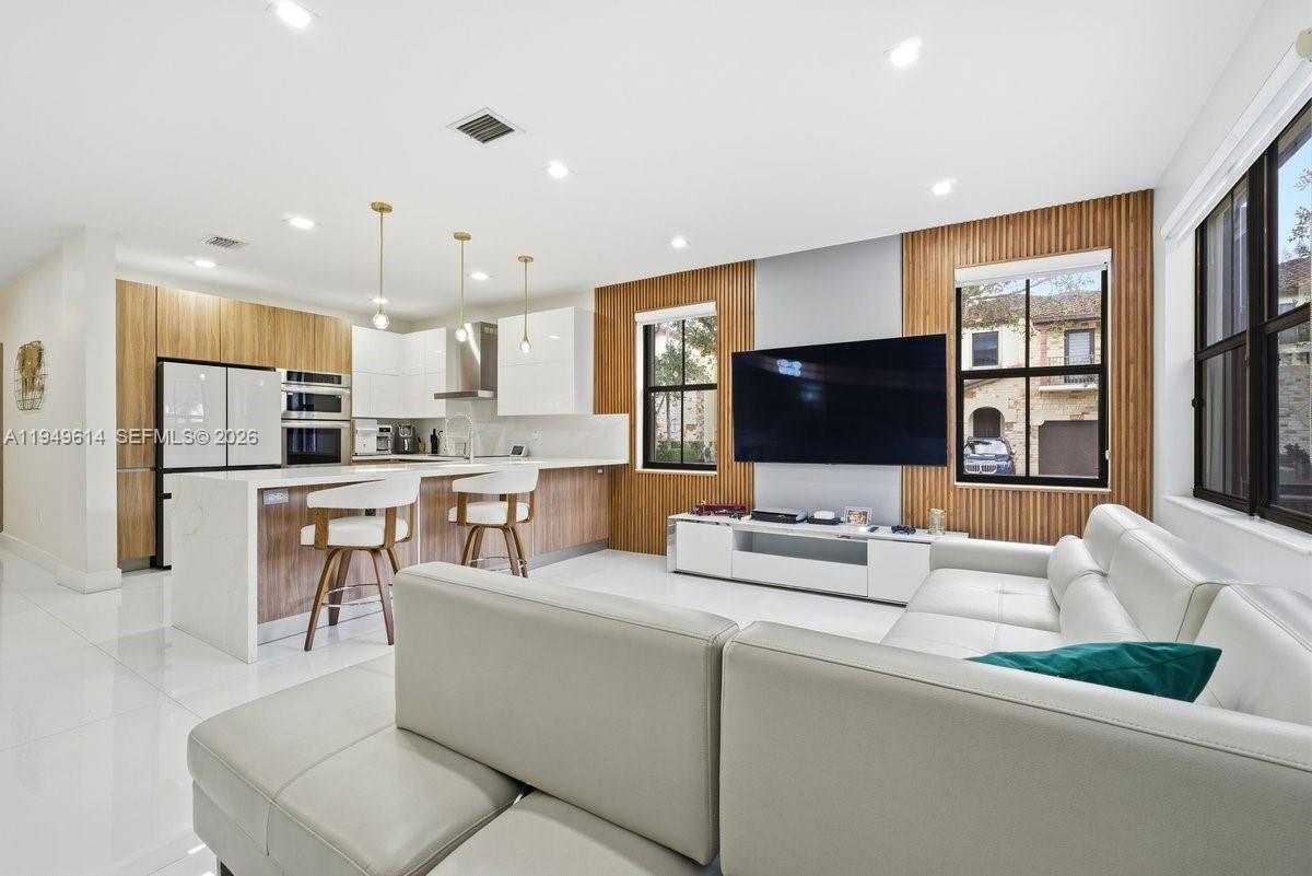 7026 NW 103rd Pl Doral, FL 33178