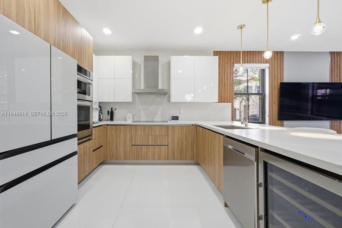 7026 NW 103rd Pl Doral, FL 33178