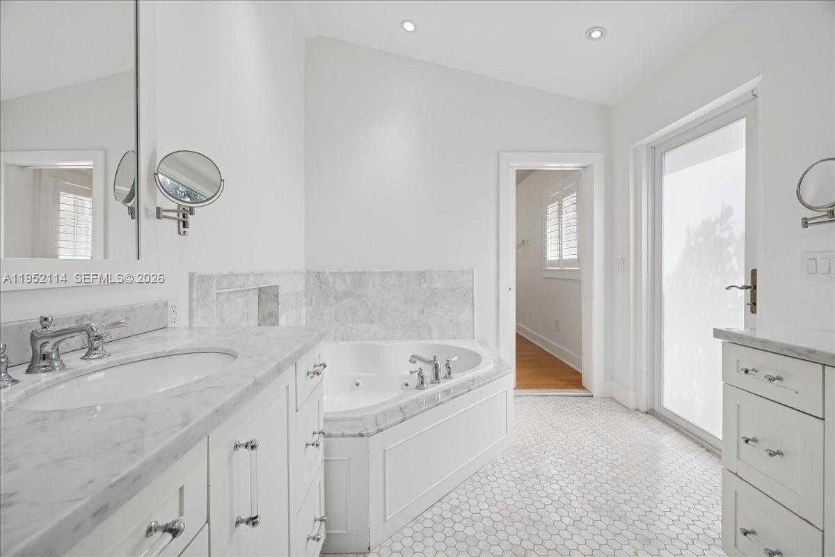 2910 Calusa St Miami, FL 33133