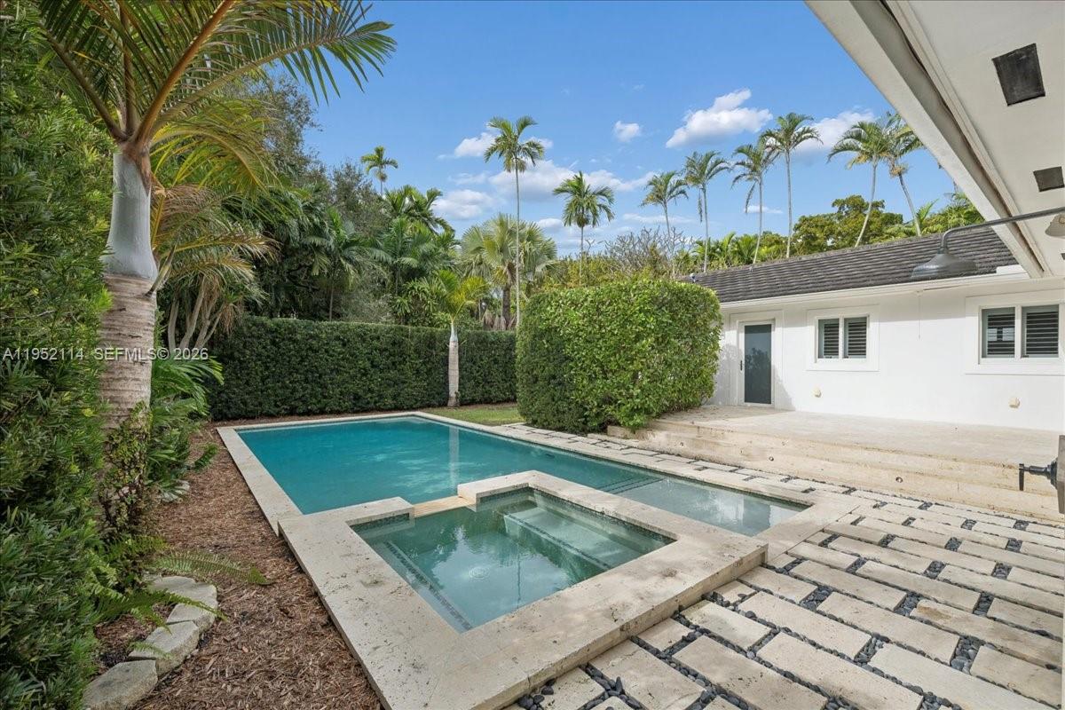 2910 Calusa St Miami, FL 33133