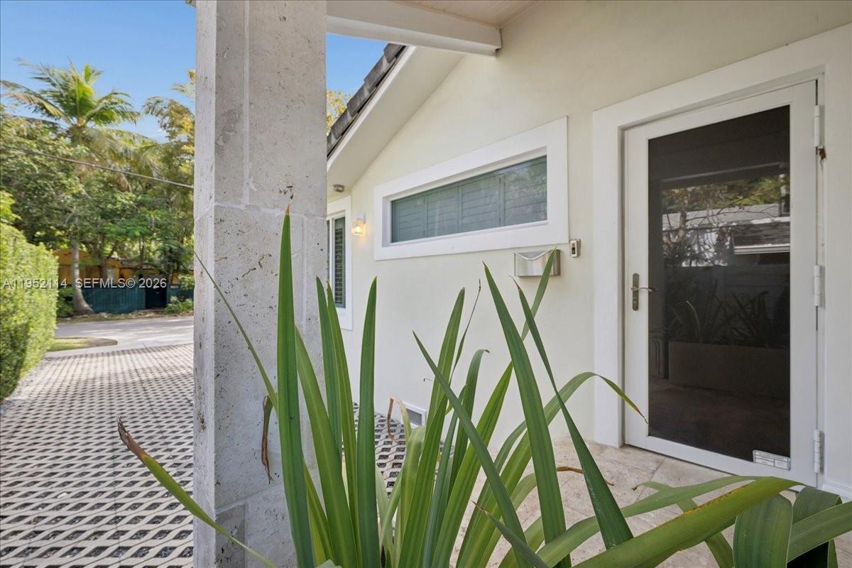 2910 Calusa St Miami, FL 33133