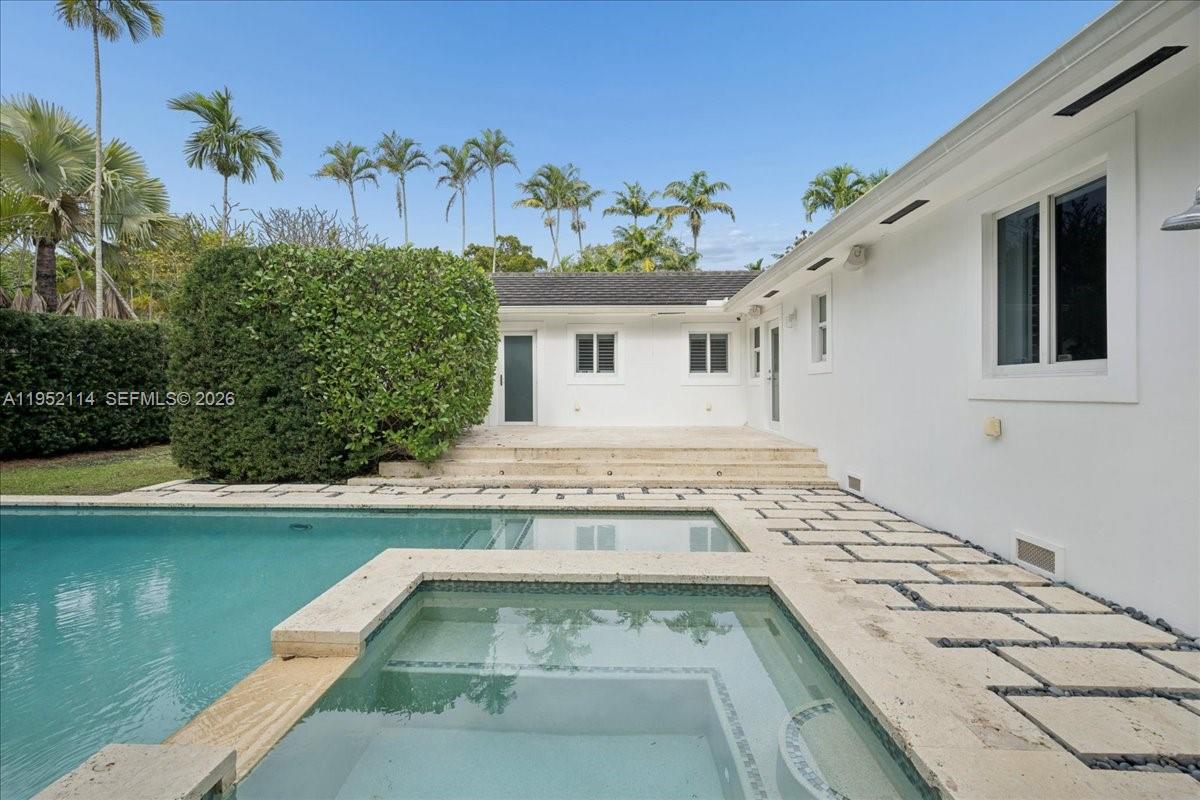 2910 Calusa St Miami, FL 33133