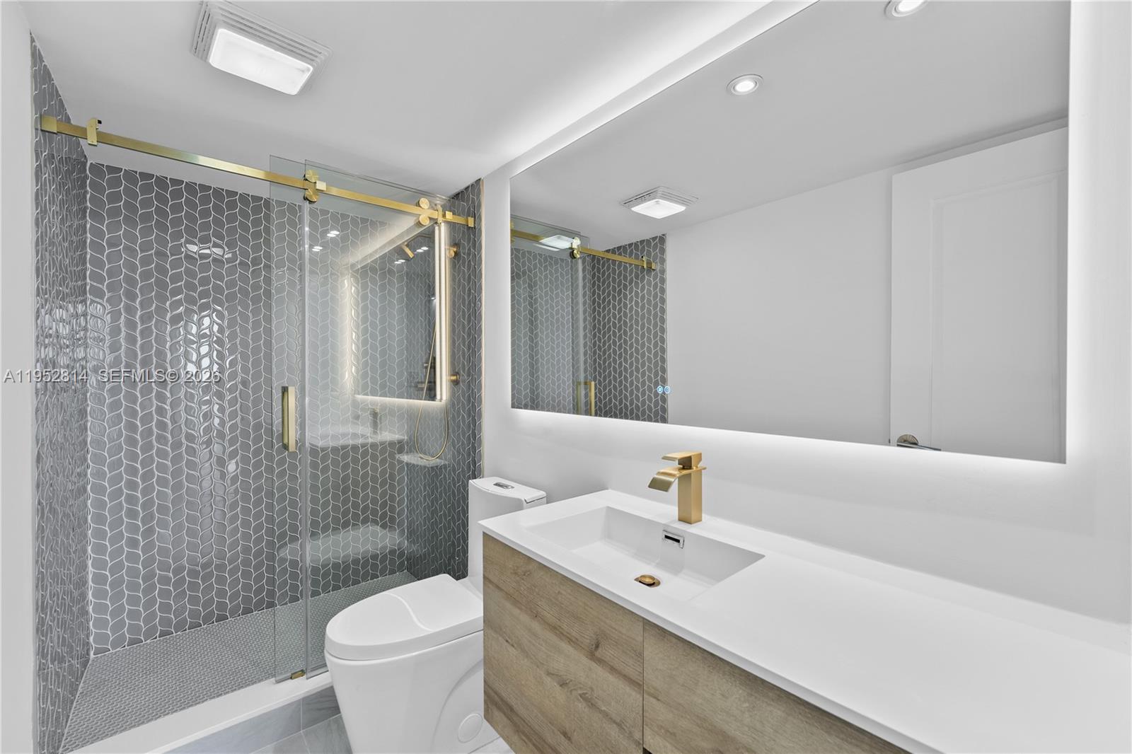 10275 Collins Ave #1035 Bal Harbour, FL 33154