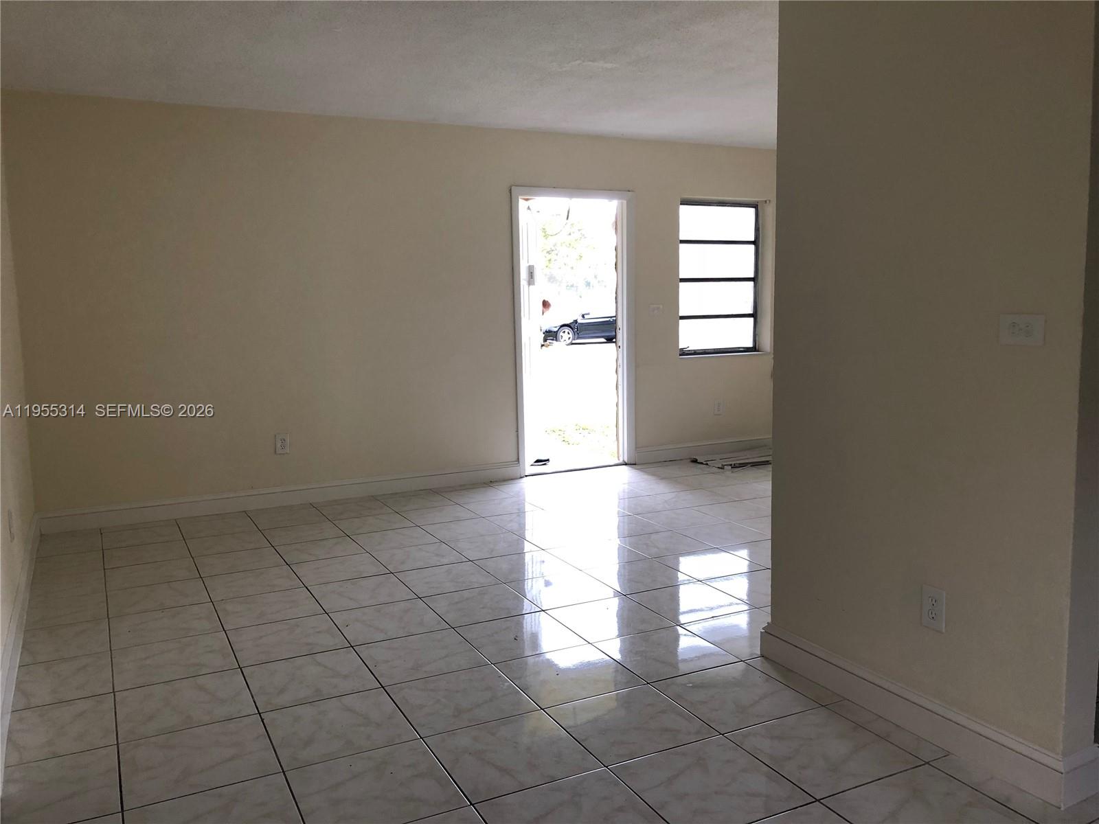 2450 NE 188th St #2456 Miami, FL 33180