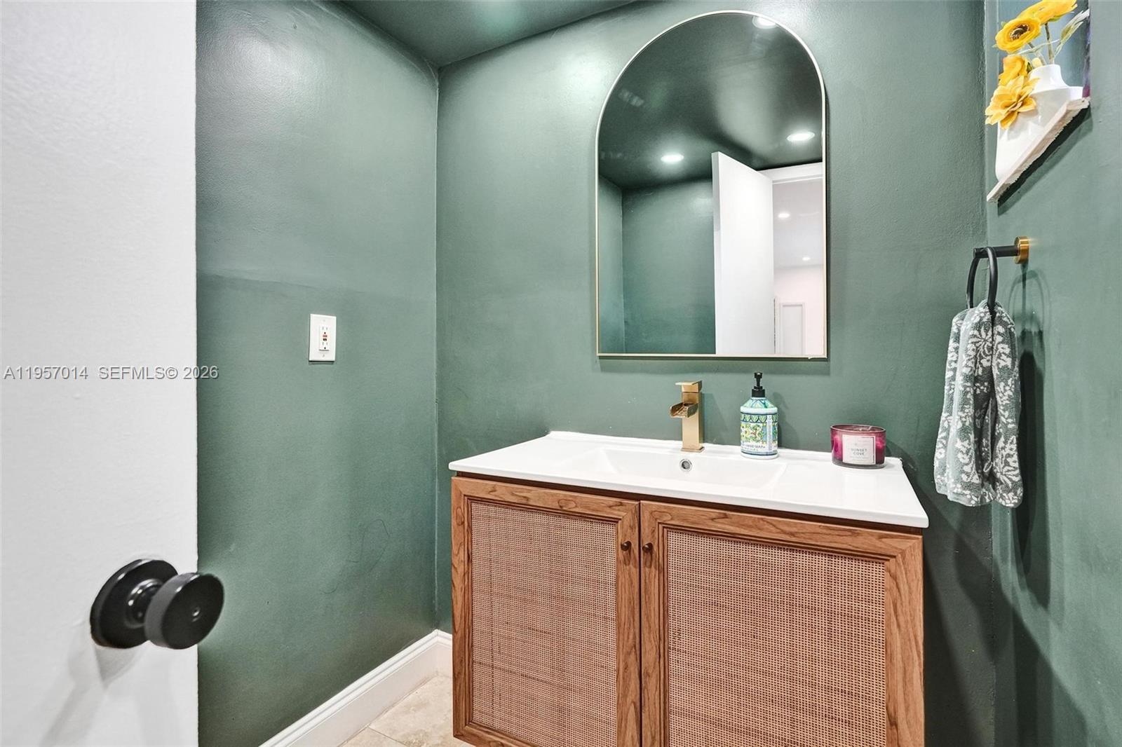 1165 99th St #2 Bay Harbor Islands, FL 33154