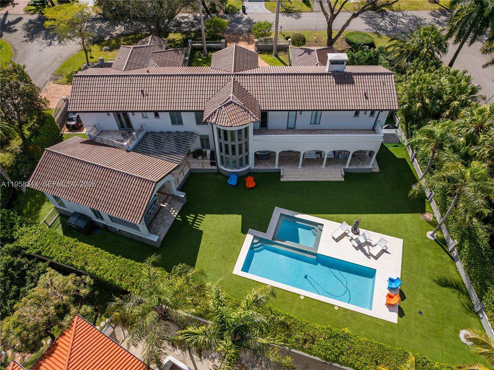 165 Paloma Dr Coral Gables, FL 33143