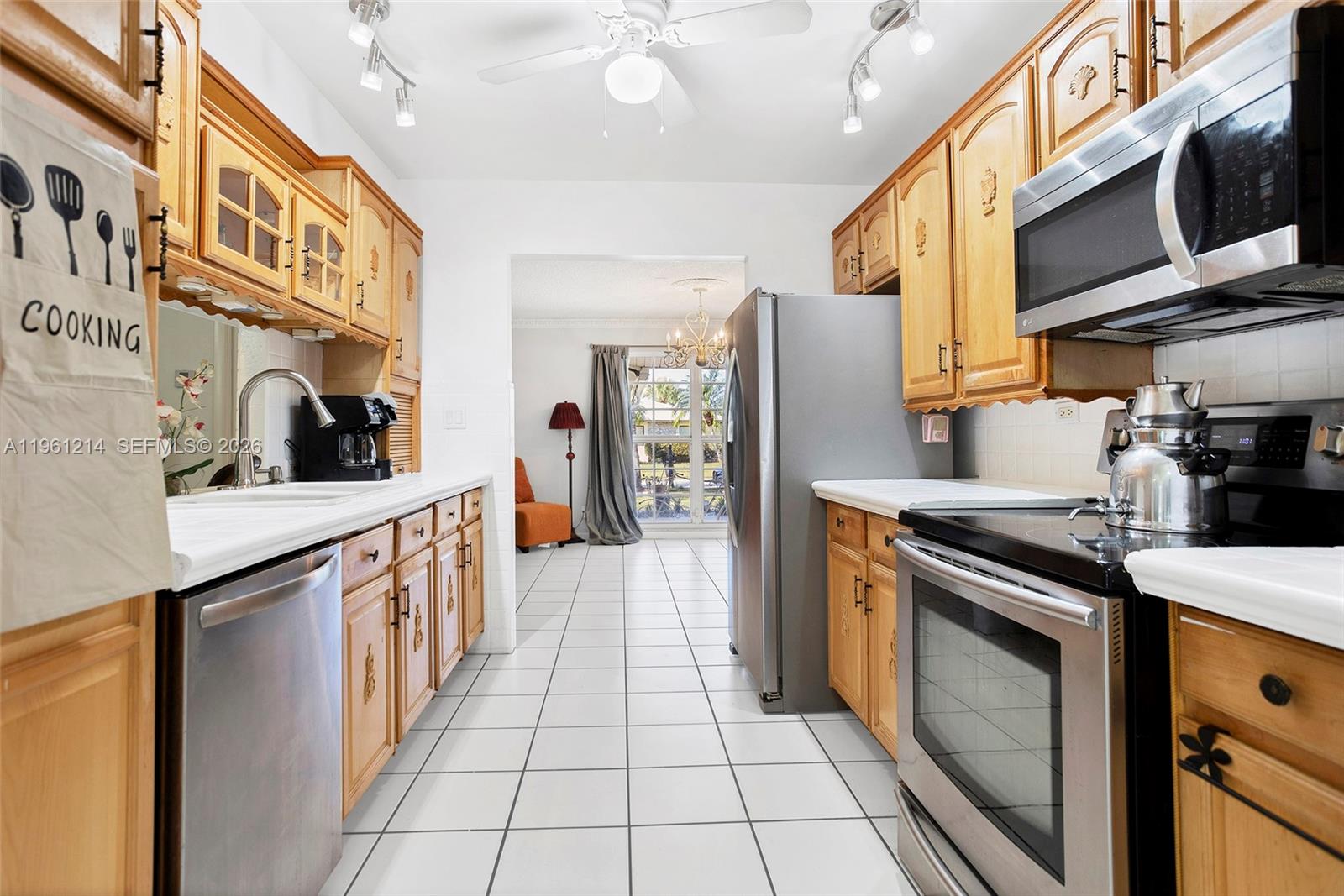 570 Royal Poinciana Ct Weston, FL 33326