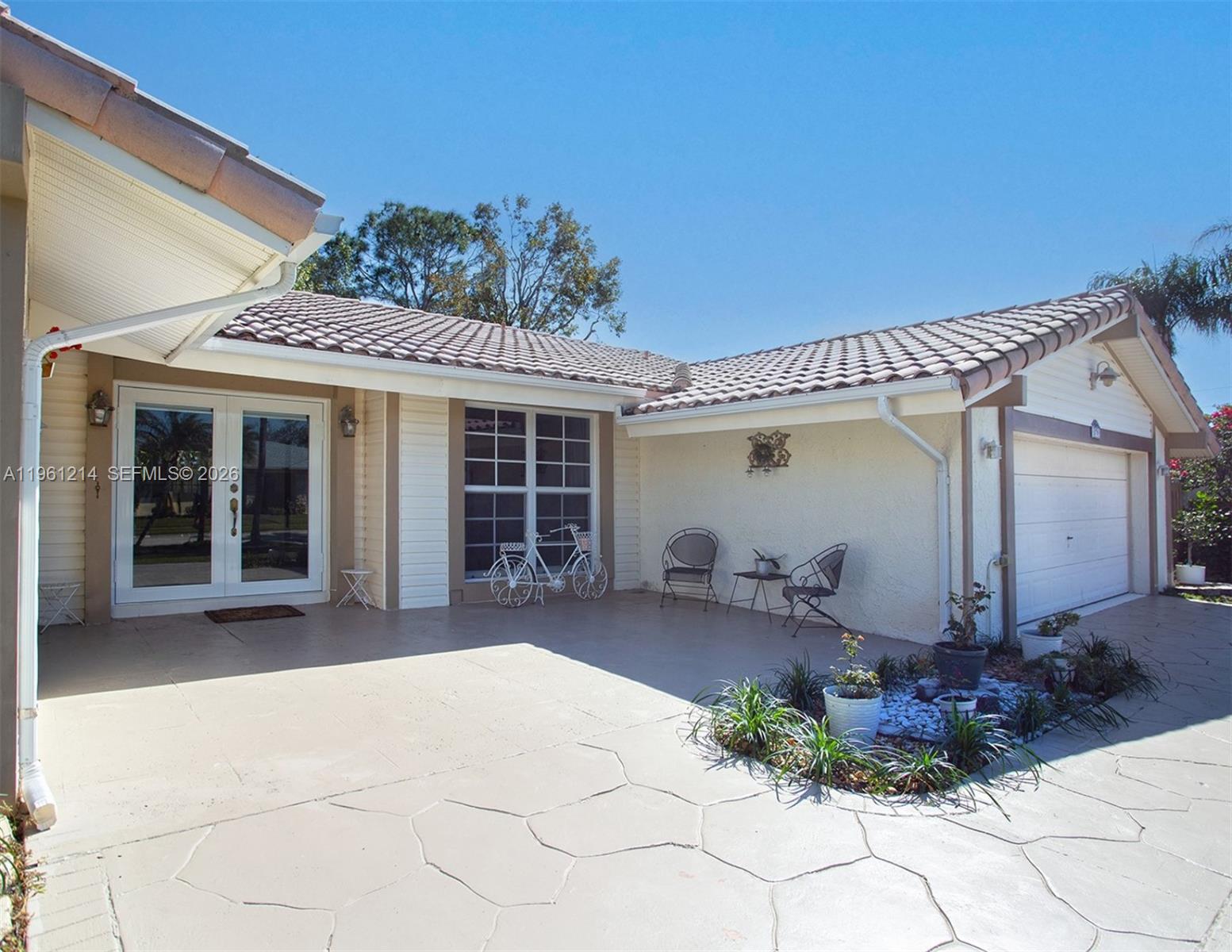 570 Royal Poinciana Ct Weston, FL 33326