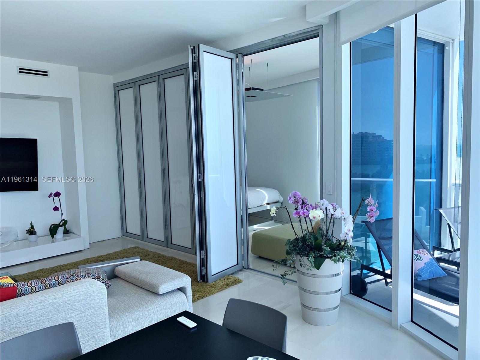 image Continuum South Beach South Tower11