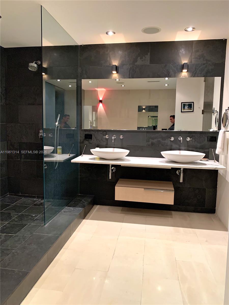 image Continuum South Beach South Tower18