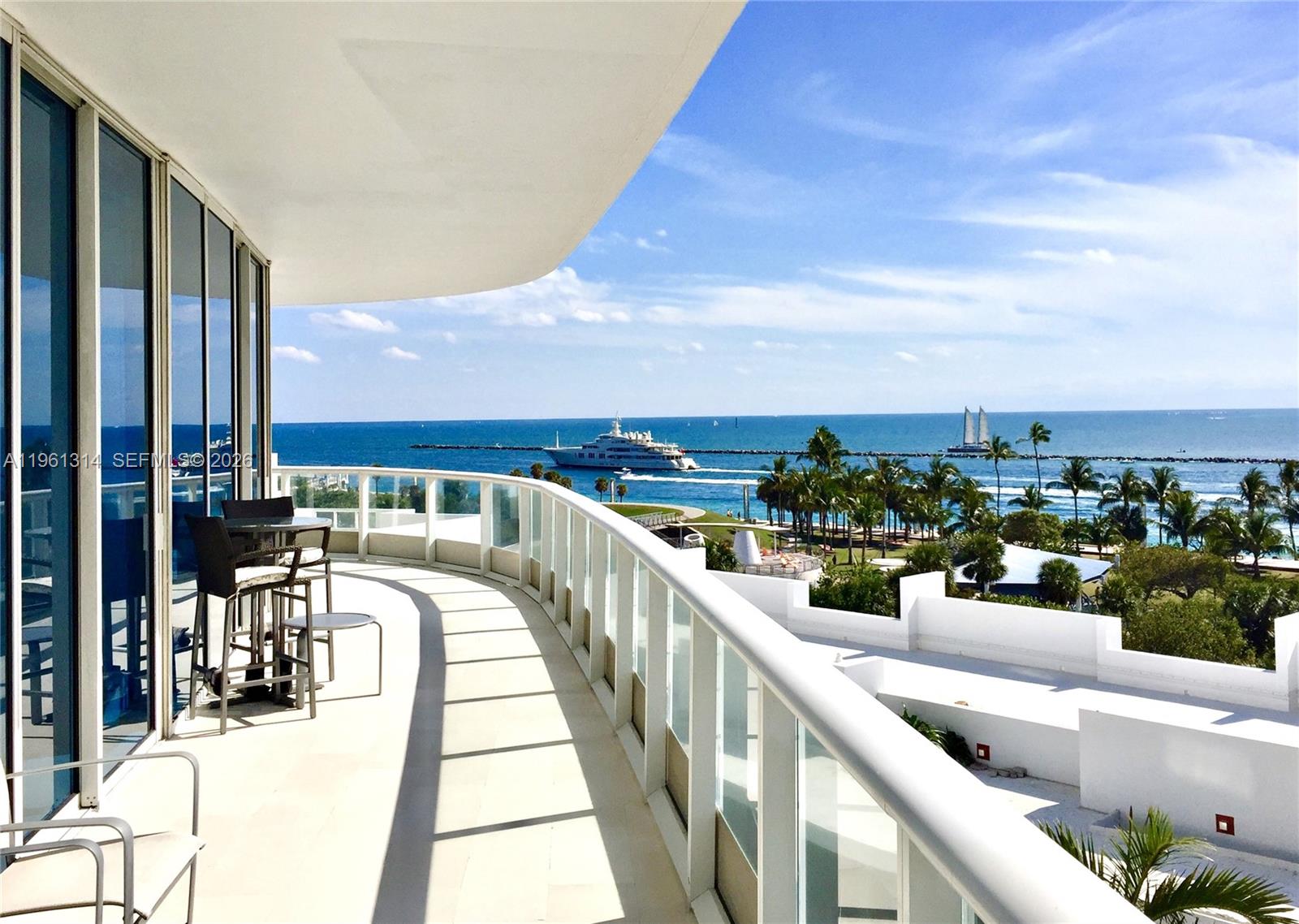 image Continuum South Beach South Tower27