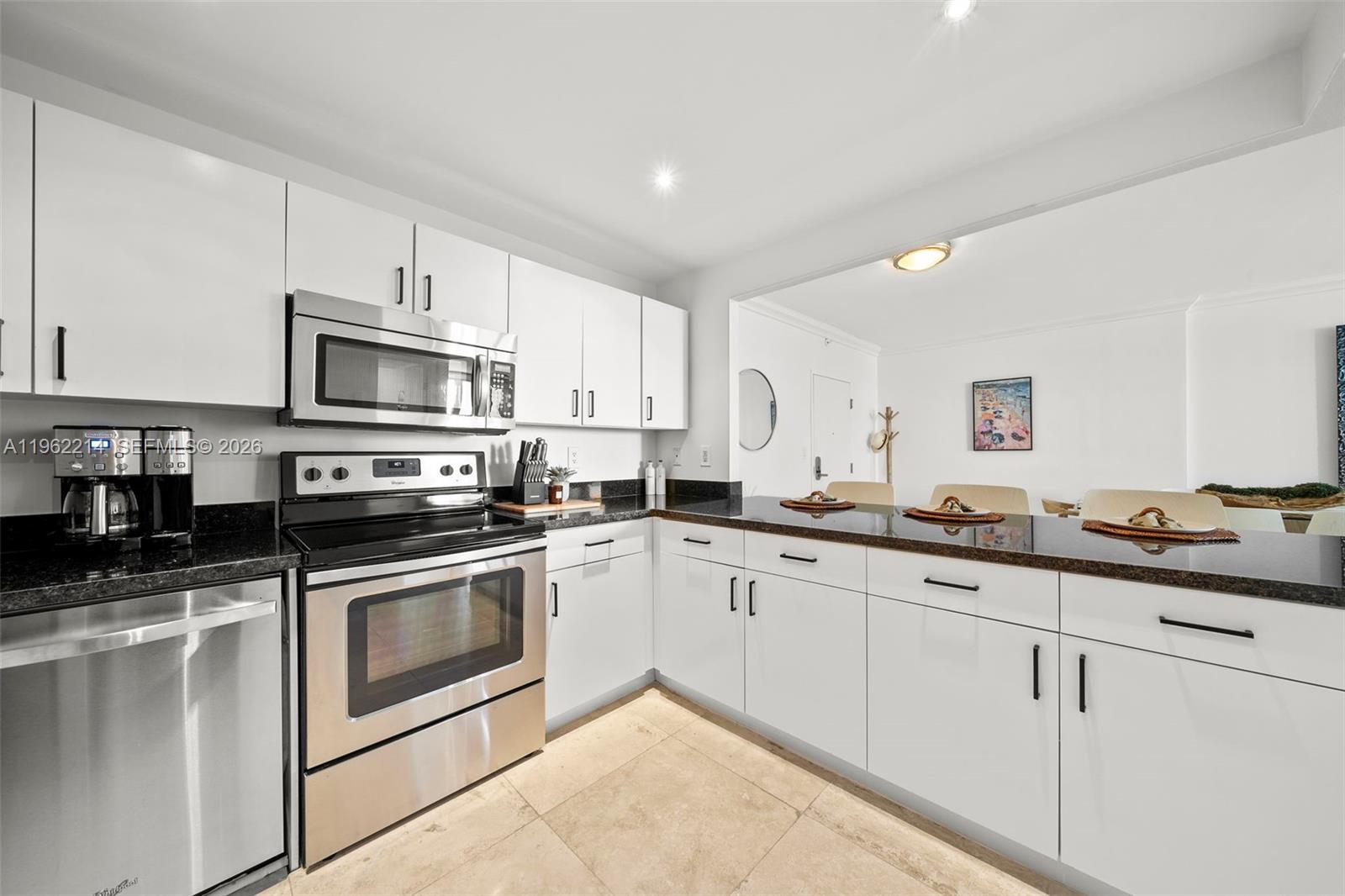 2301 Collins Ave #908 Miami Beach, FL 33139