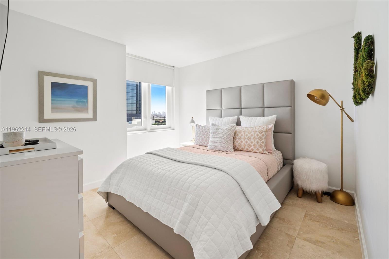 2301 Collins Ave #908 Miami Beach, FL 33139