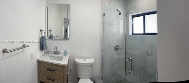 910 SW 8th Ave #B Miami, FL 33130