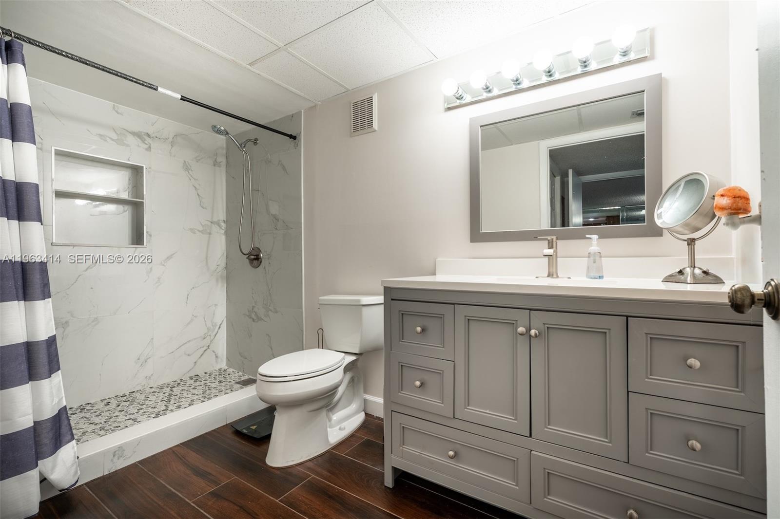 16475 Golf Clb Rd #307 Weston, FL 33326