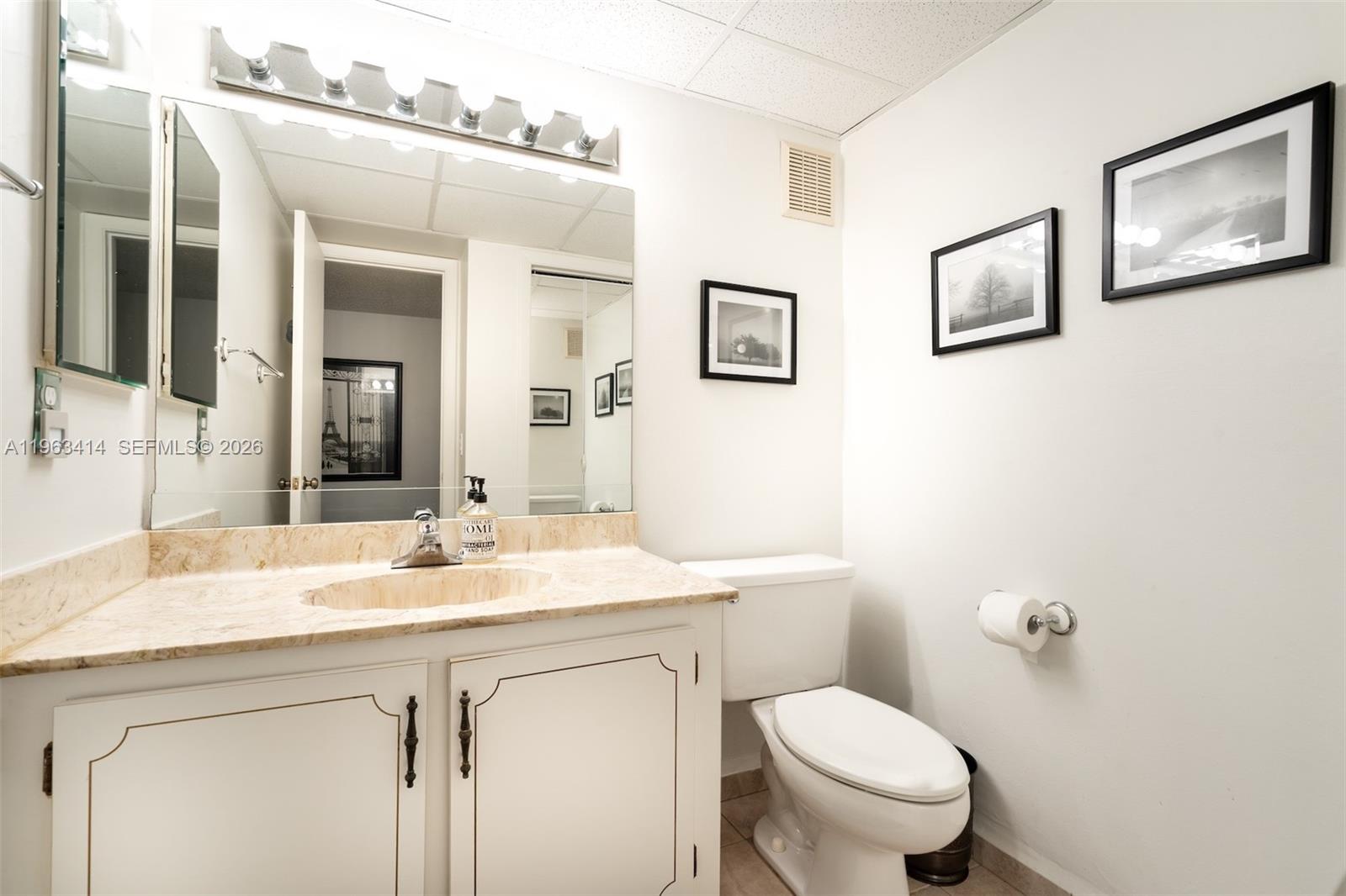 16475 Golf Clb Rd #307 Weston, FL 33326