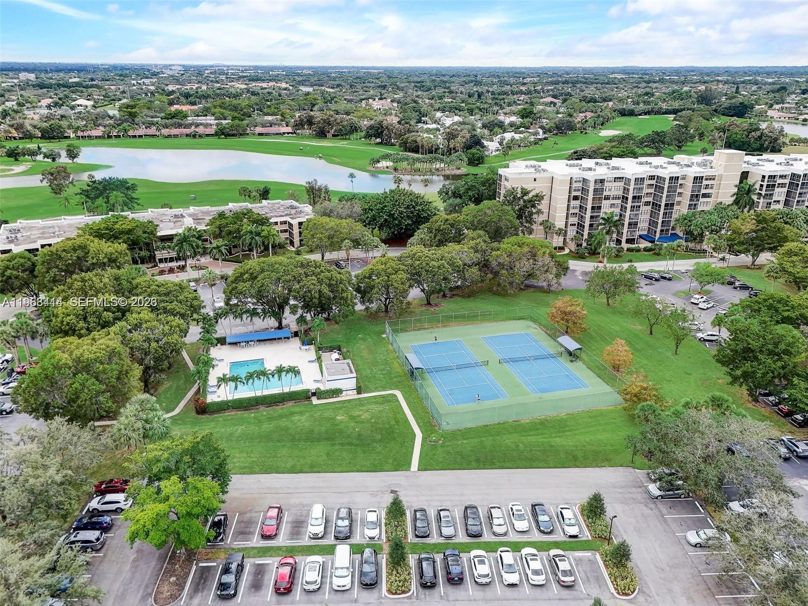 16475 Golf Clb Rd #307 Weston, FL 33326