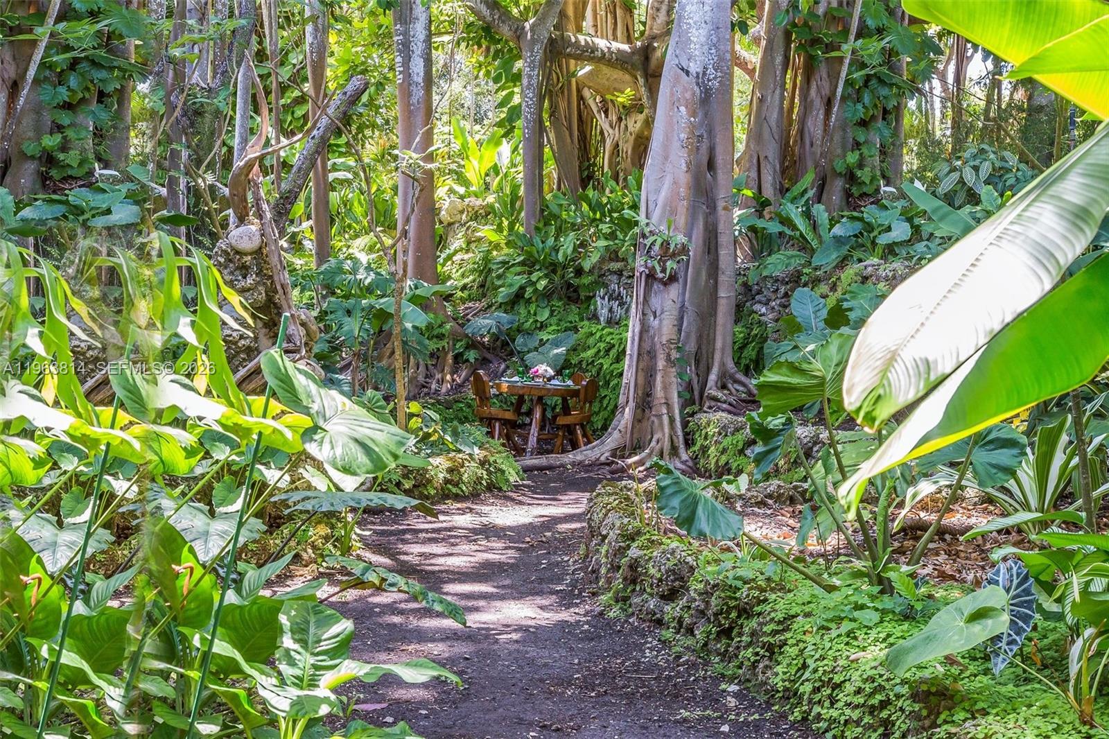 4895 SW 88th St Miami, FL 33156