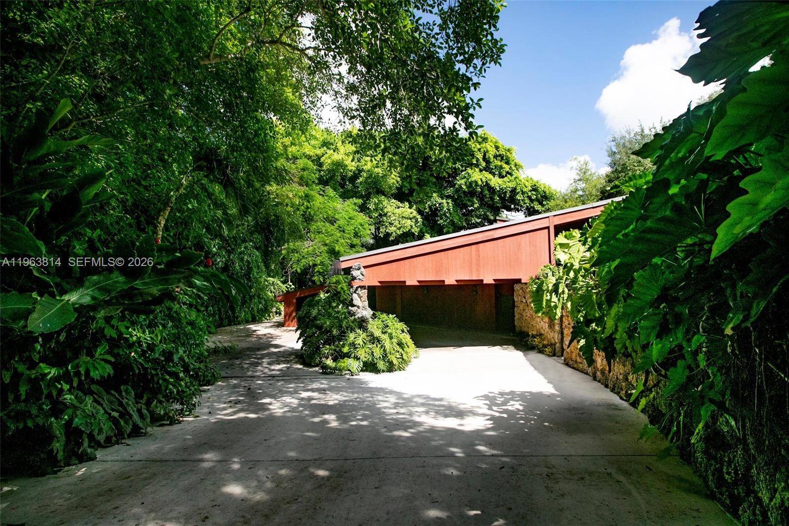 4895 SW 88th St Miami, FL 33156