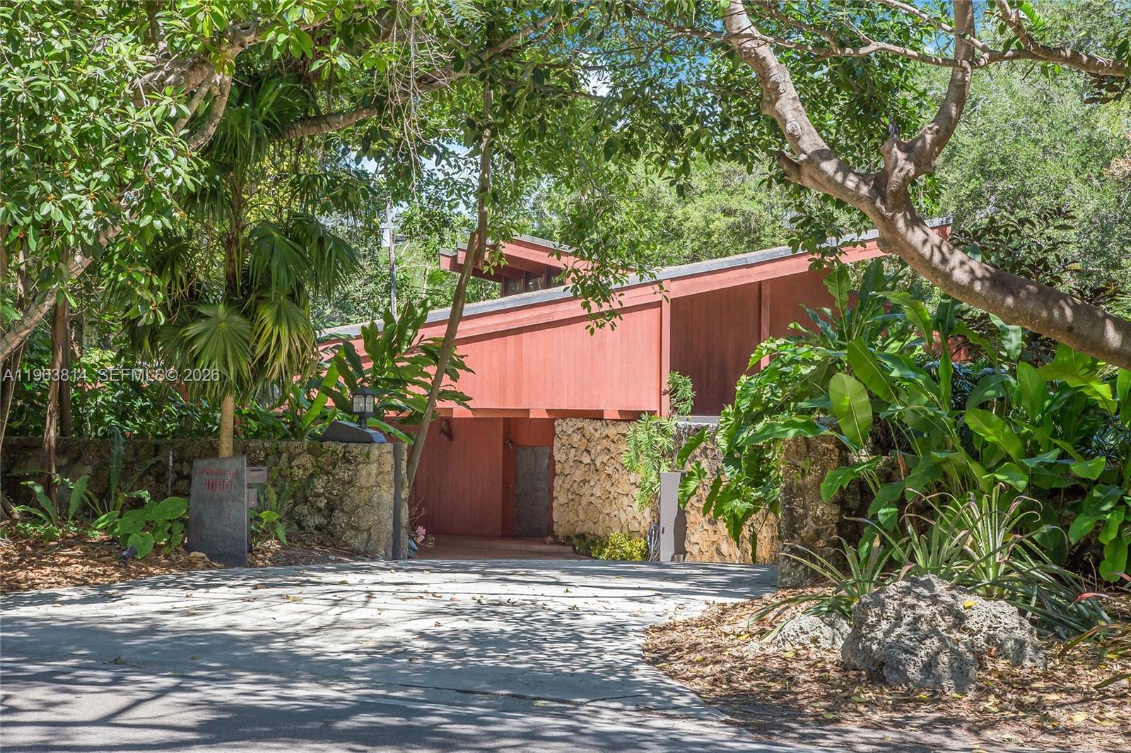 4895 SW 88th St Miami, FL 33156