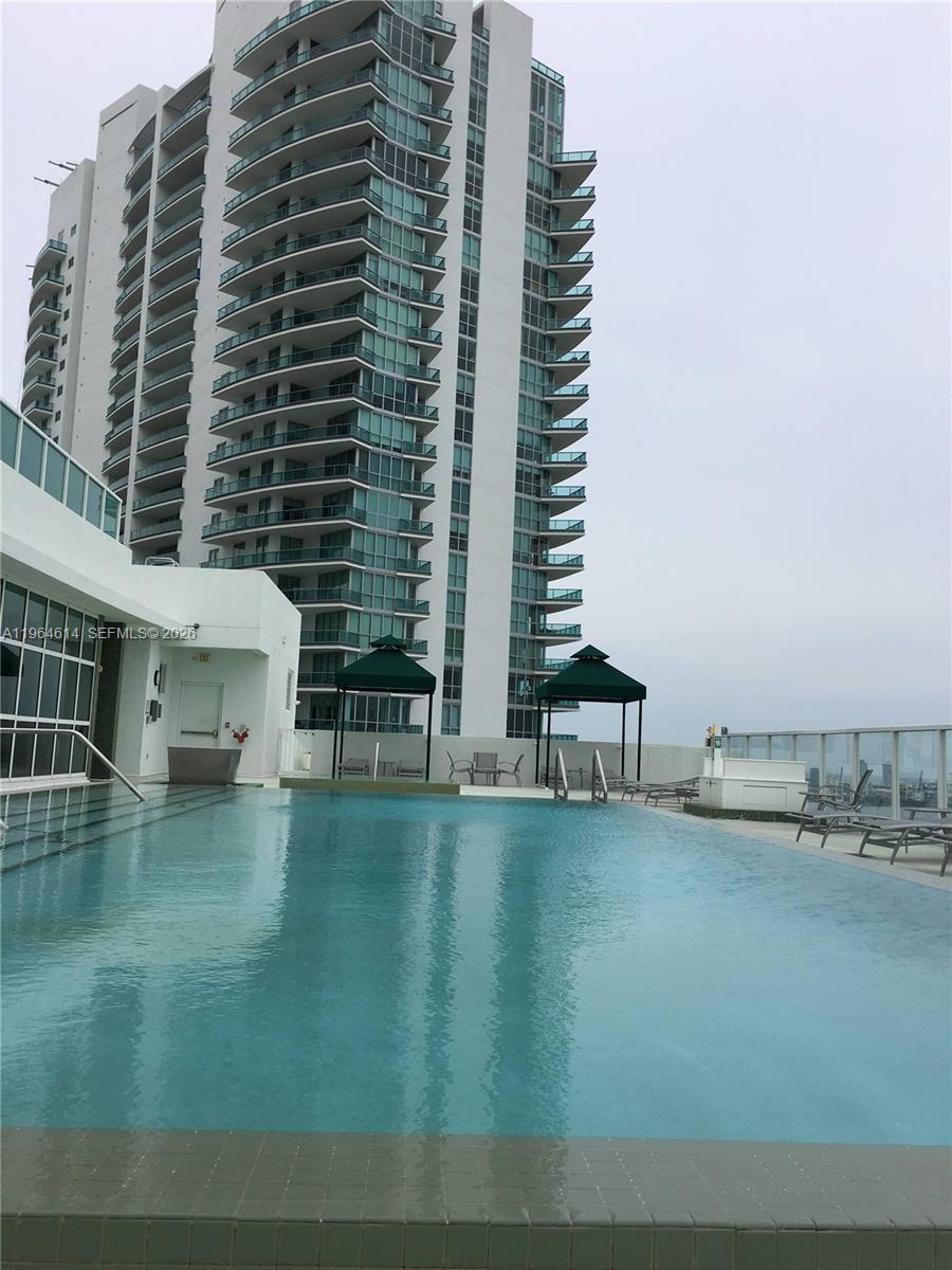 image Emerald at Brickell12