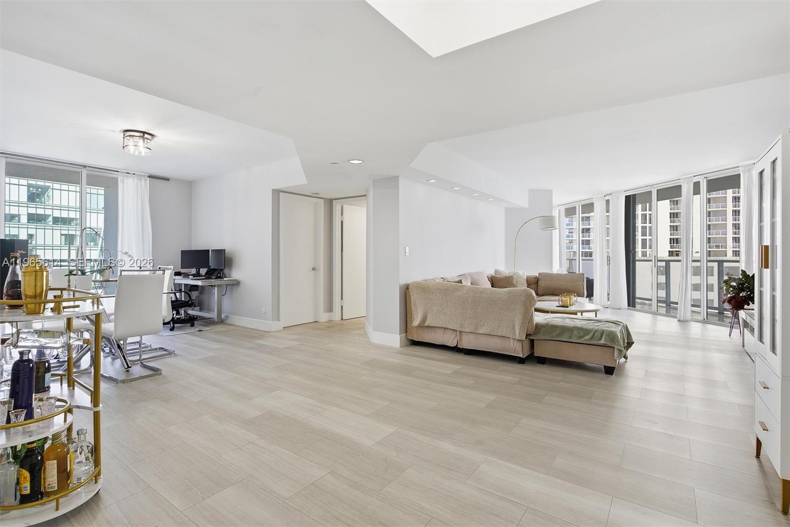 16485 Collins Ave #1034 Sunny Isles Beach, FL 33160