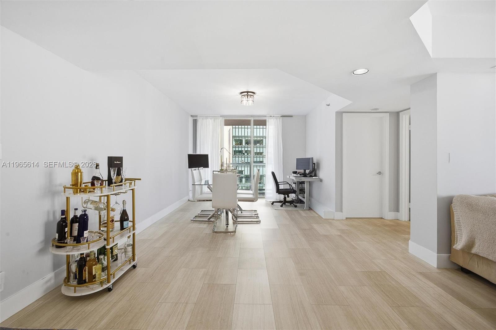 16485 Collins Ave #1034 Sunny Isles Beach, FL 33160