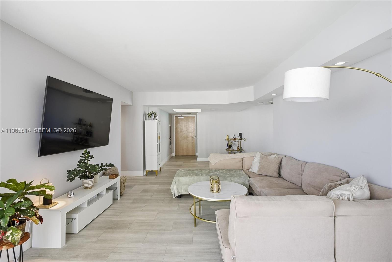 16485 Collins Ave #1034 Sunny Isles Beach, FL 33160