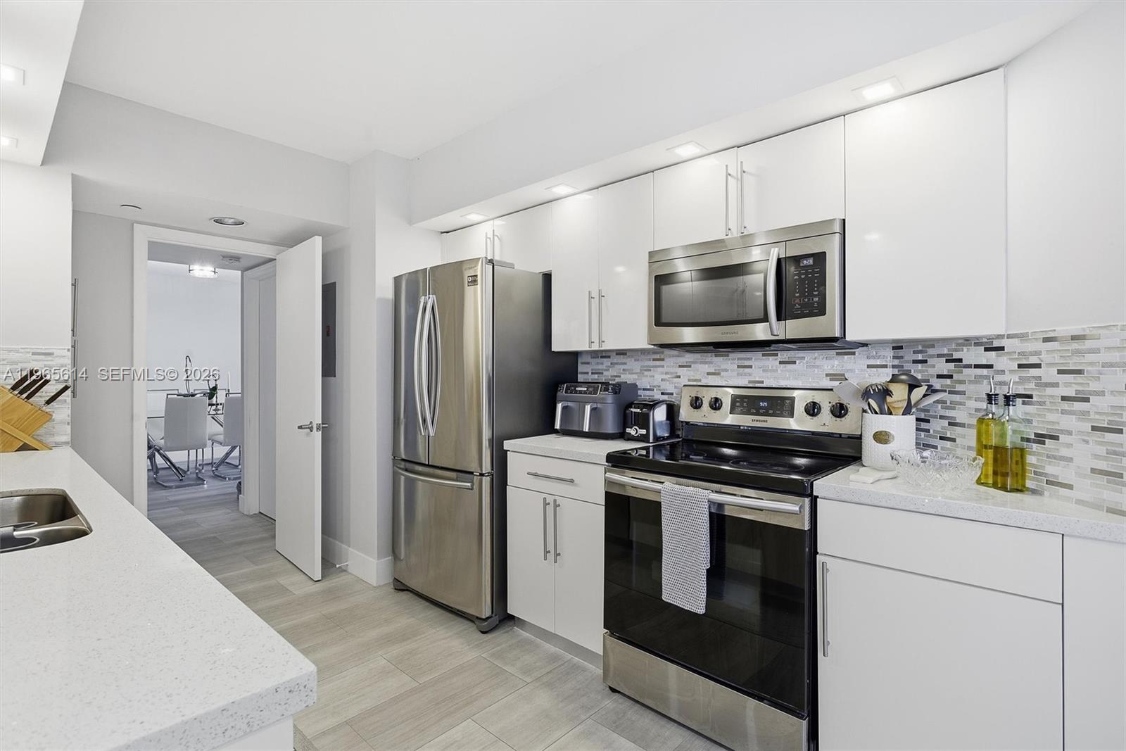 16485 Collins Ave #1034 Sunny Isles Beach, FL 33160