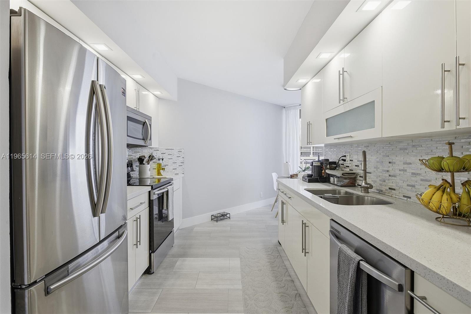 16485 Collins Ave #1034 Sunny Isles Beach, FL 33160