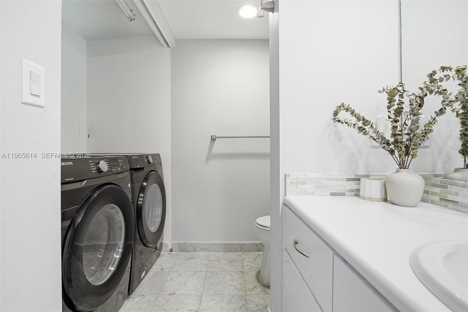 16485 Collins Ave #1034 Sunny Isles Beach, FL 33160