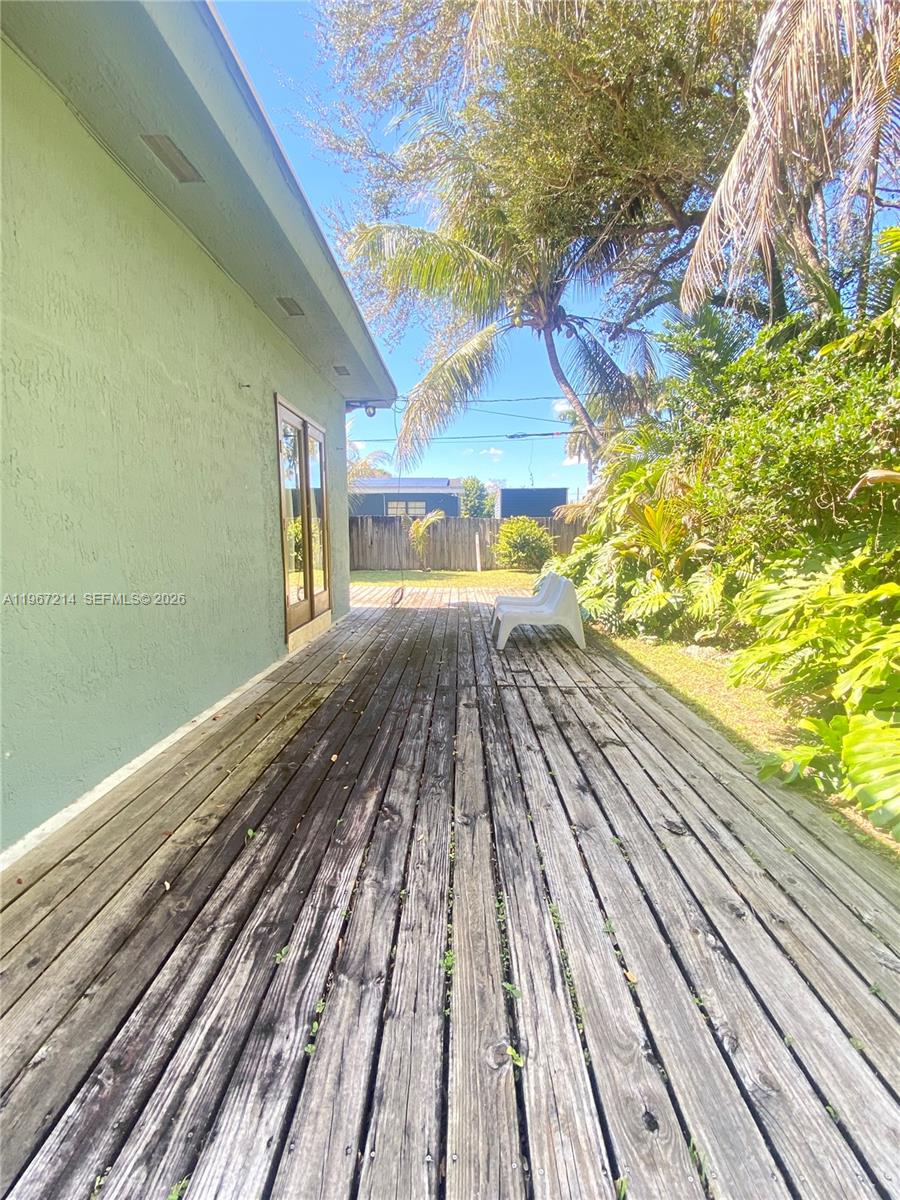 5975 SW 60th St South Miami, FL 33143