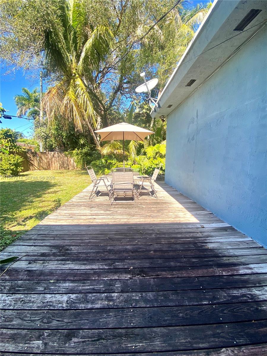 5975 SW 60th St South Miami, FL 33143