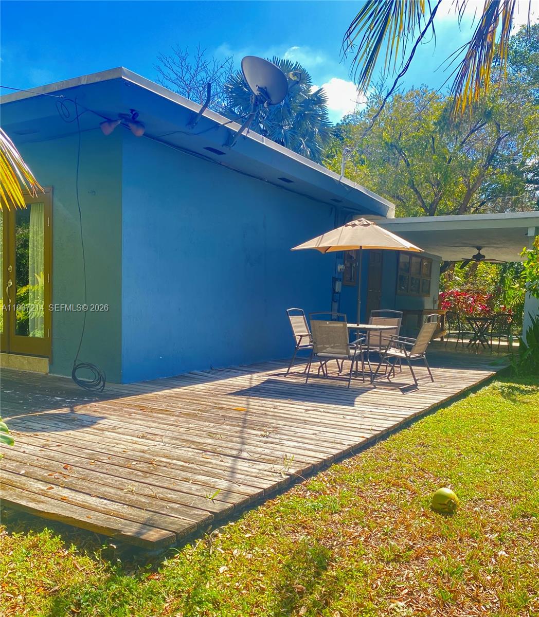 5975 SW 60th St South Miami, FL 33143